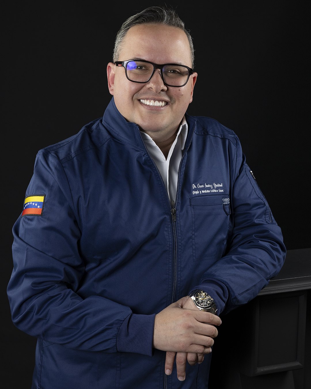 Retrato del Dr. Oscar Suárez, Docente y Director General de AILMED